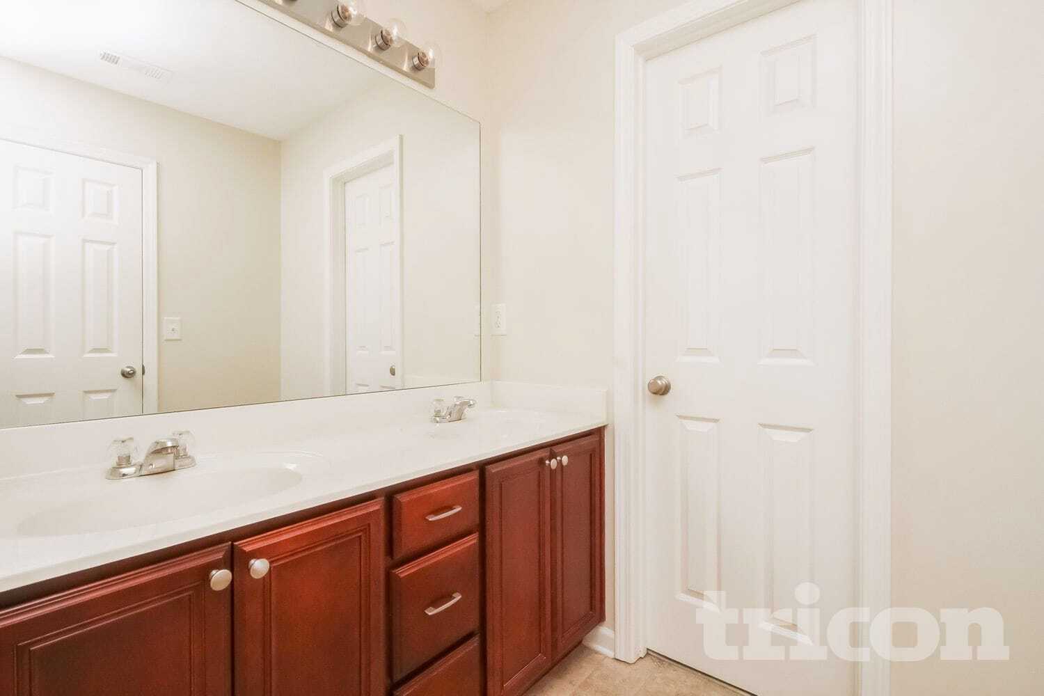 Building Photo - 3001 Deer Trail Dr