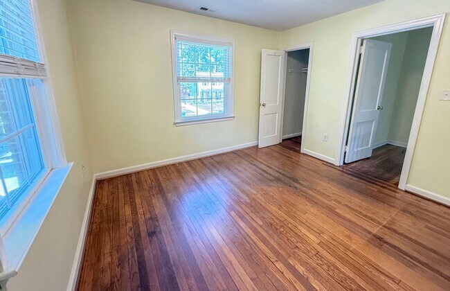 Building Photo - Beautiful 3BR/1.5BA Home in Newport News, VA - Move-in Ready!