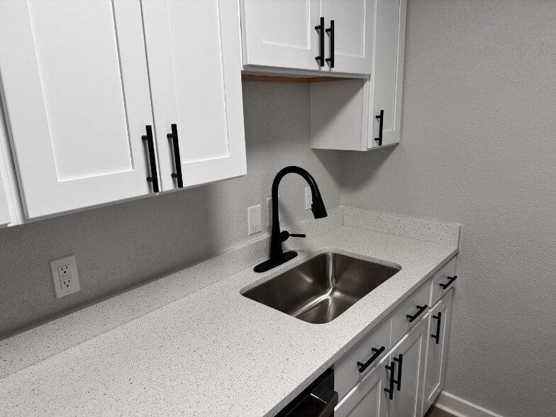 Building Photo - 412 Williams Ct