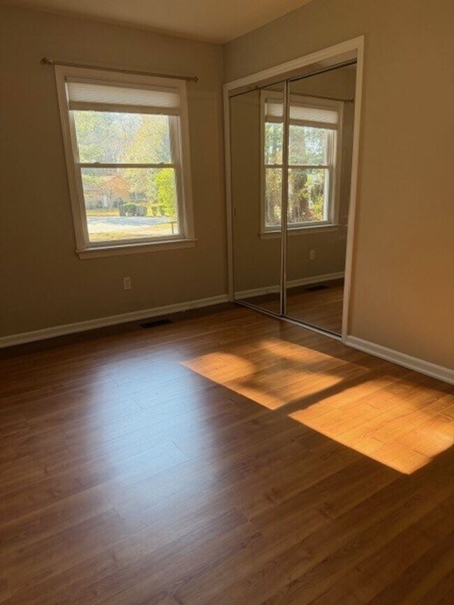 Building Photo - 3 Bedroom/2 Bathroom - Close to SJAFB, Shopping, Restaurants!