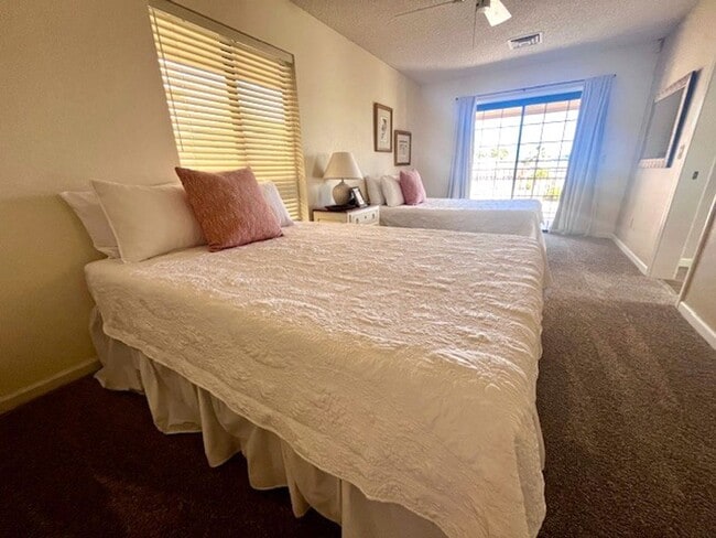 Building Photo - Golf Course Pool Home with 4 Bedrooms!