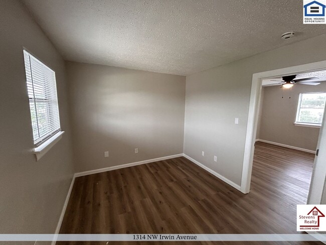 Building Photo - 1314 NW Irwin Ave