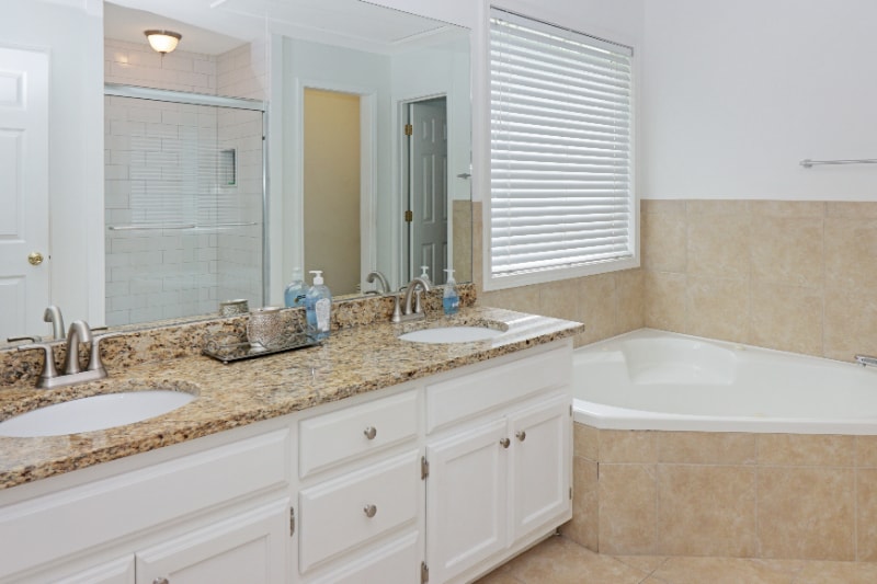 Building Photo - 888 Saddlebred Way