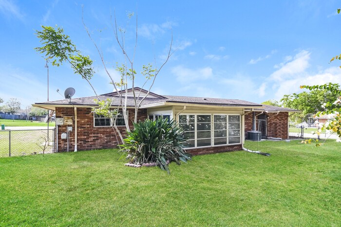 Building Photo - 34449 Black Bass Cir