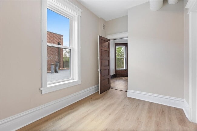 Building Photo - 3751 N Clifton Ave