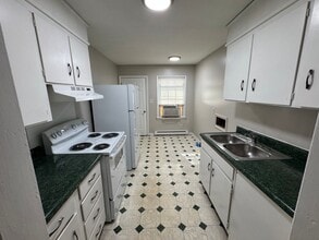 Building Photo - 3436 Washburn Ave