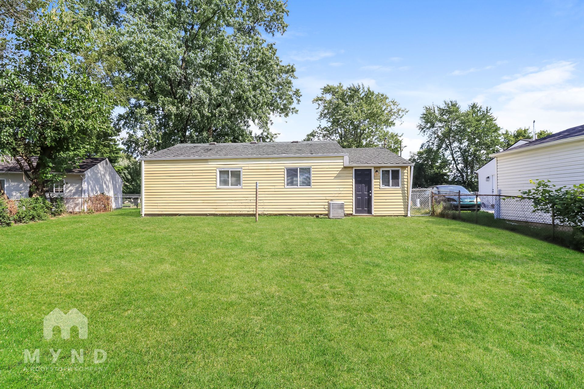 Building Photo - 3049 Bluefield Dr