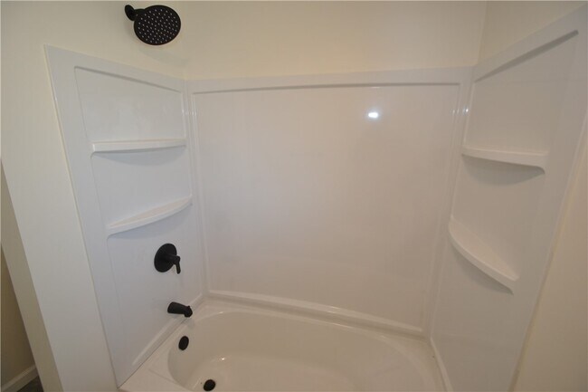 Building Photo - 405 Garfield Ave