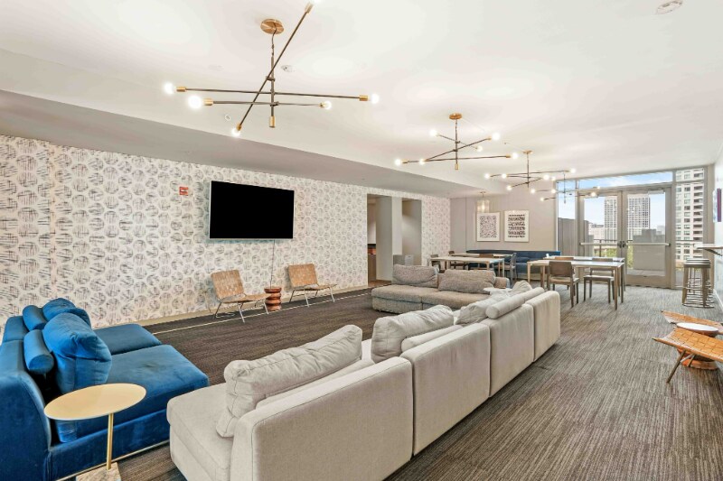 Building Photo - 535 N Clinton St