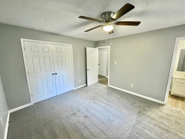 Building Photo - 4015 Hofburg St