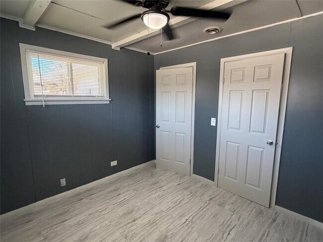 Building Photo - 3929 NW 32nd St