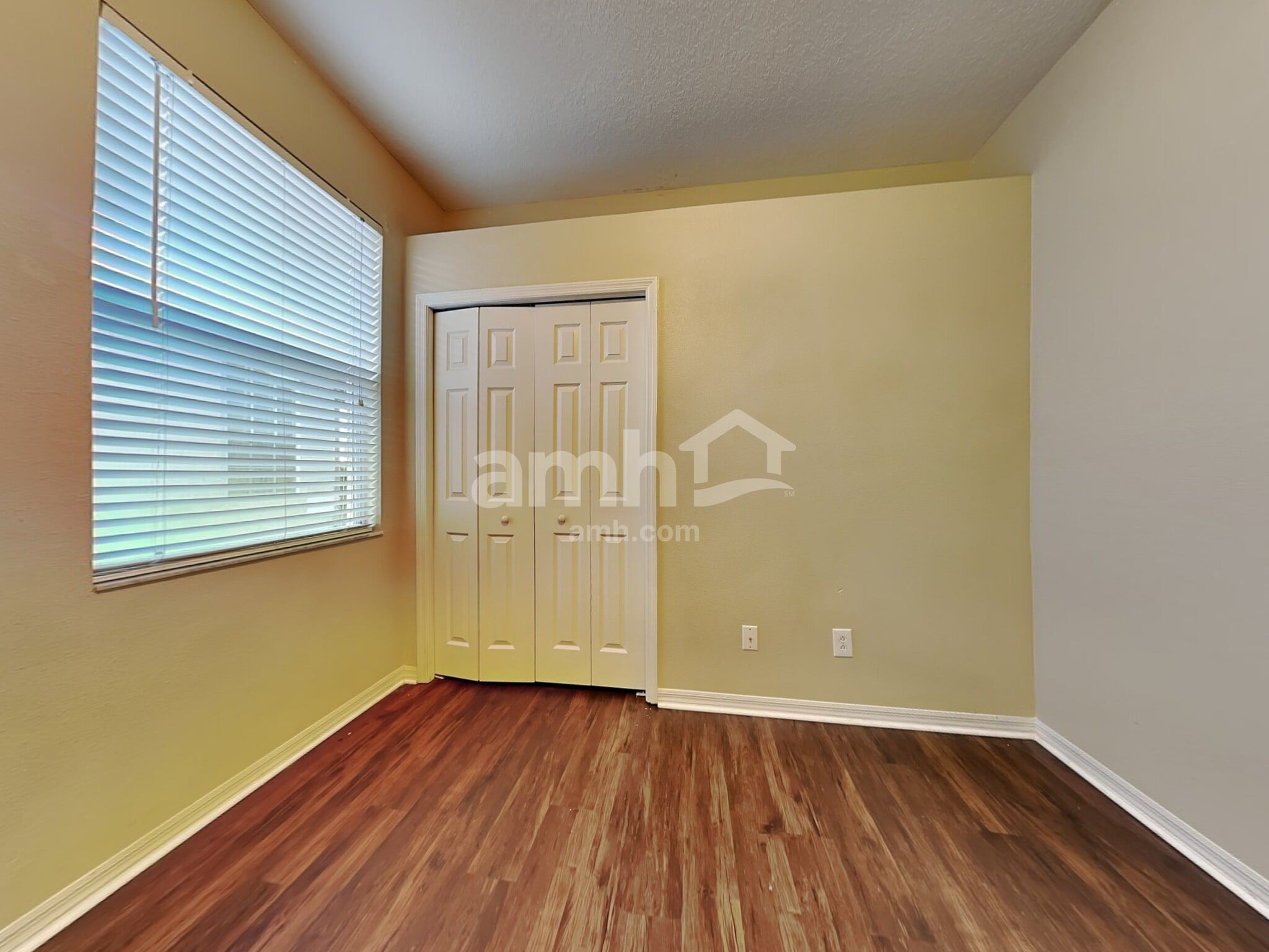 Building Photo - 1913 Sedgefield St