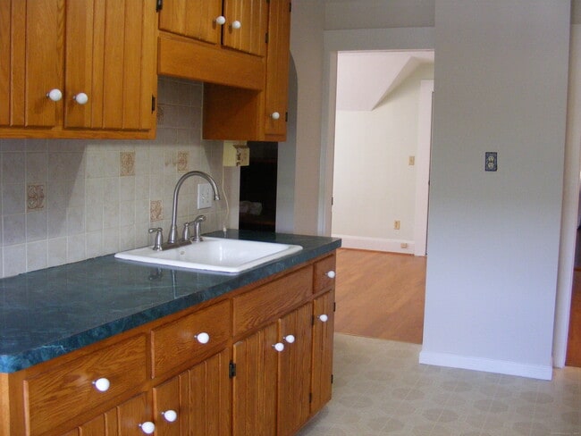 Building Photo - 524 Villa Ave