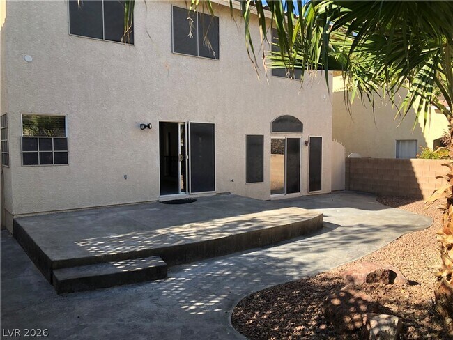Building Photo - 10990 Calcedonian St