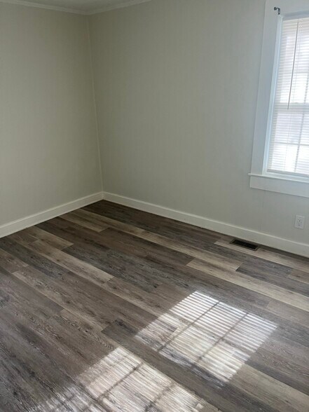 Building Photo - 304 Grice St