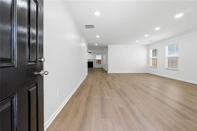 Building Photo - 3050 Centerglen Ln