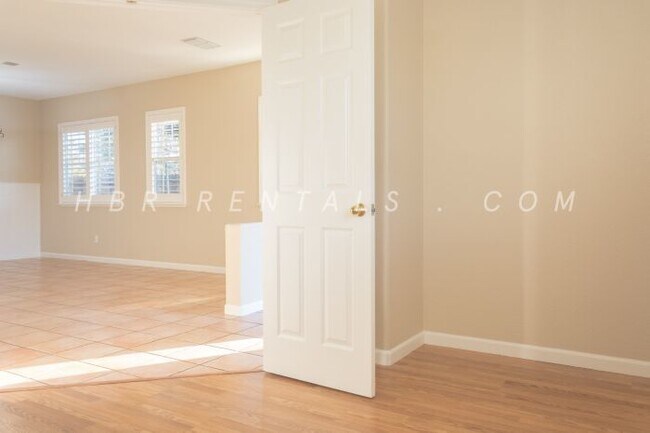 Building Photo - 1224 Crossroads Dr