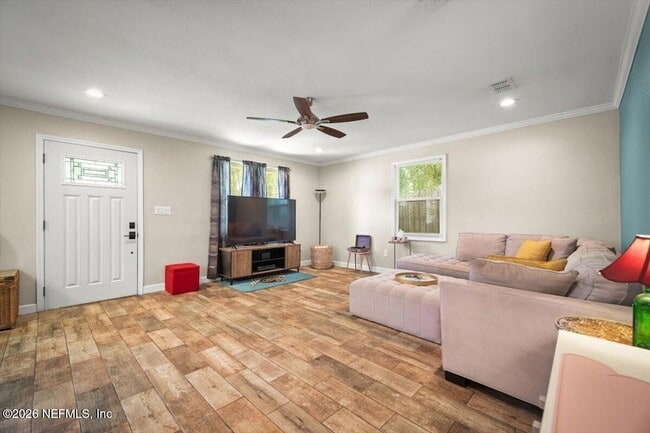 Building Photo - 2032 Inwood Terrace