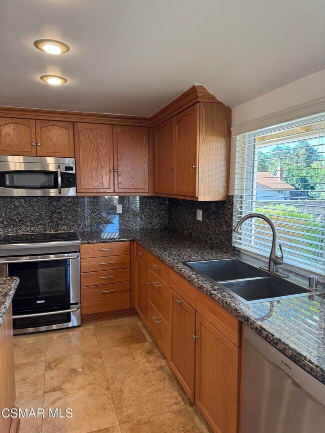 Building Photo - 6301 Pisces St