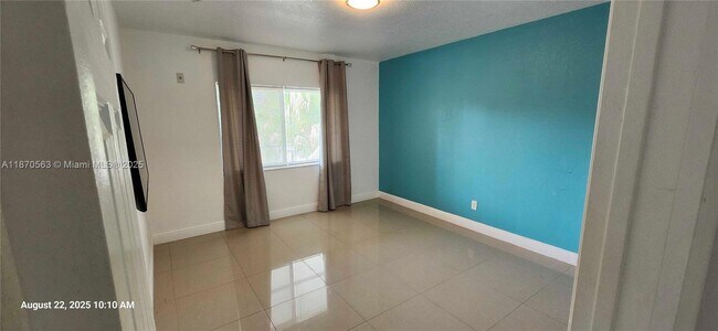 Building Photo - 9800 E Bay Harbor Dr