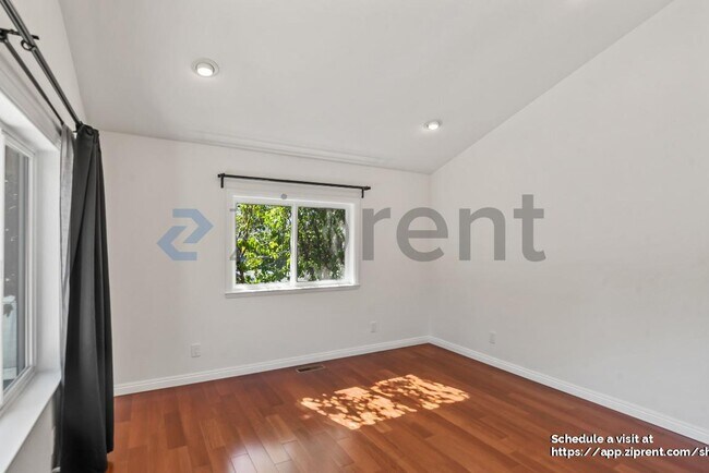 Building Photo - 41076 Davila Ct