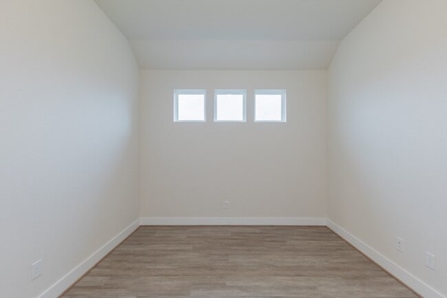 Building Photo - 3804 Sandhill Crane Dr