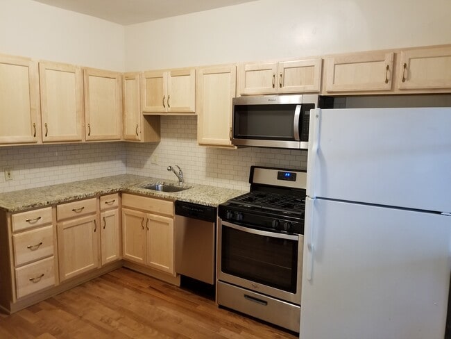 Primary Photo - 2122 Dayton Ave