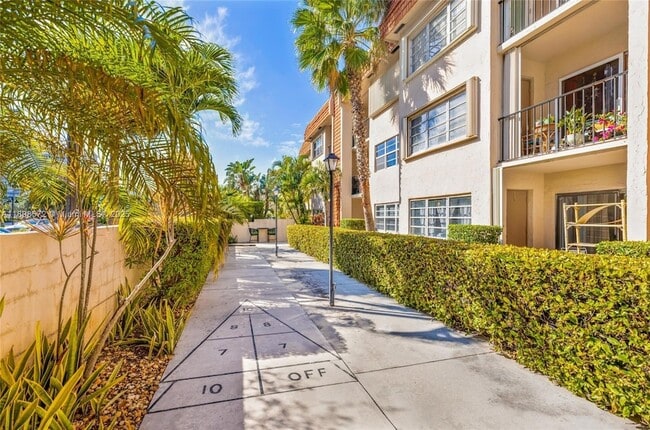 Building Photo - 4143 N Ocean Blvd