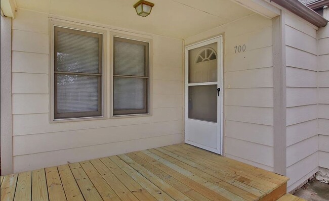 Building Photo - Beautiful Goddard Home with Oversized Garage