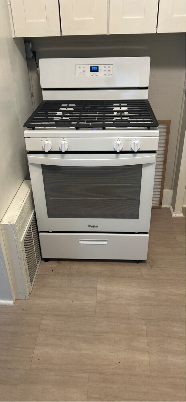 Building Photo - 2512 E 11th Pl