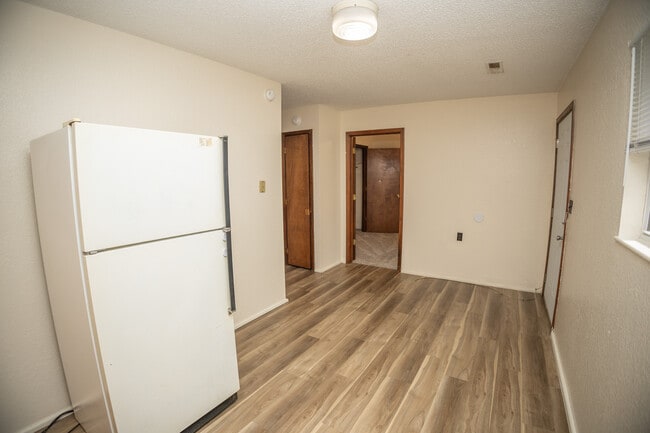 Building Photo - 115 Traci Dr