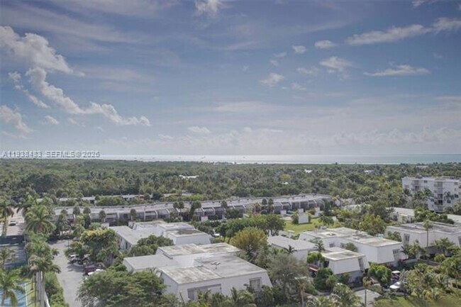 Building Photo - 799 Crandon Blvd