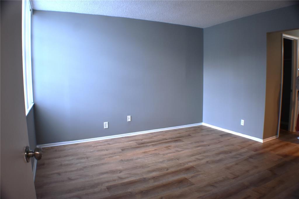 Building Photo - 9450 Live Oak Pl