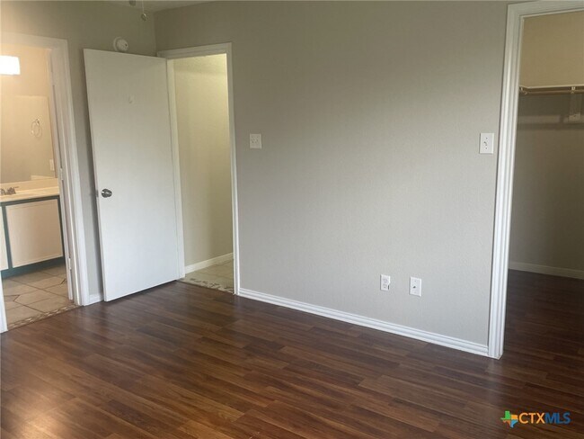 Building Photo - 4616 Indigo Dr
