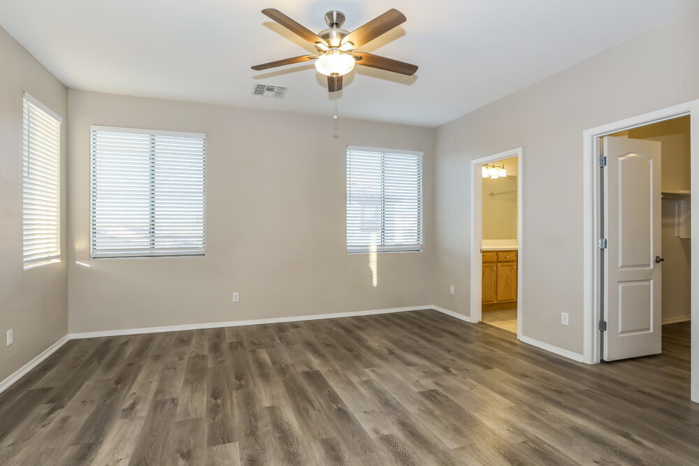 Building Photo - 865 E Stottler Dr