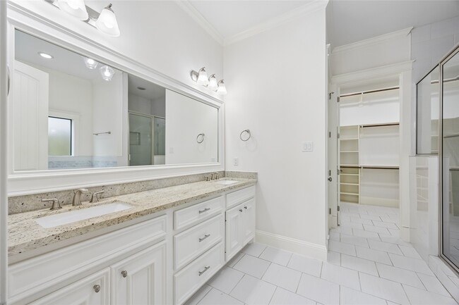 Building Photo - 7808 Janak Dr