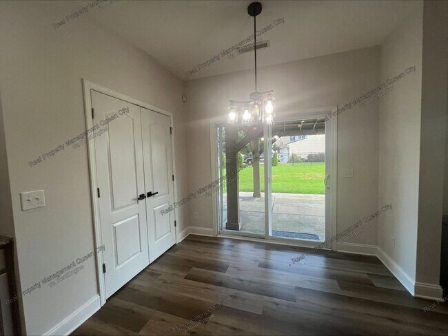 Building Photo - 14334 Lunenburg Ln