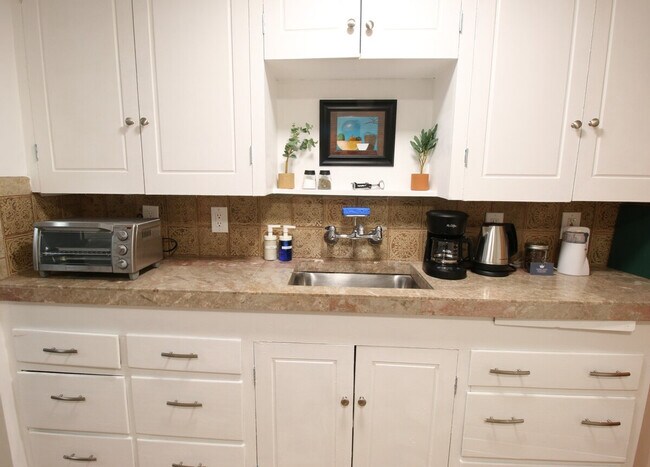 Building Photo - 2430 Alki Ave SW