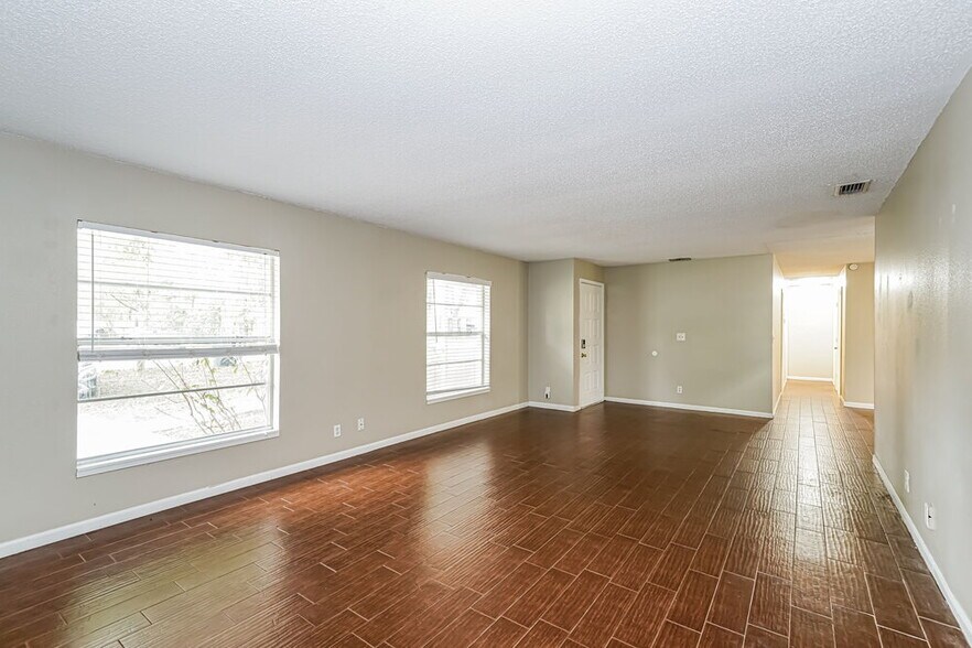 Building Photo - 3804 Hill N Dale Pl