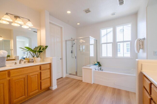 Building Photo - 1642 Welford Cir