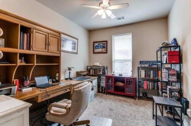 Building Photo - 607 Mallard Dr