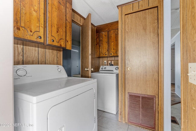 Building Photo - 7631 Timberwood Dr