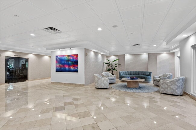 Building Photo - 4301 N Ocean Blvd