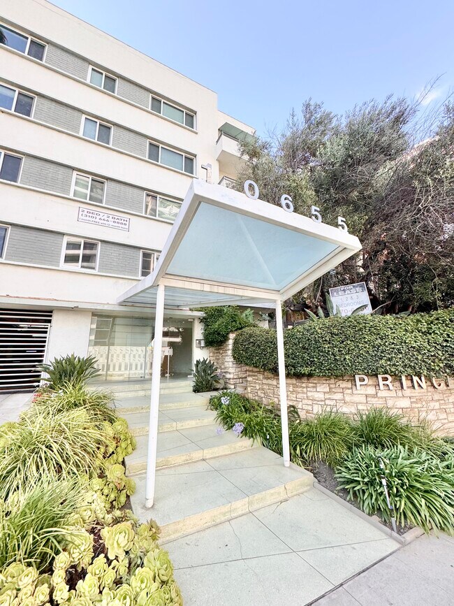 Building Photo - 10655 Wilshire Blvd