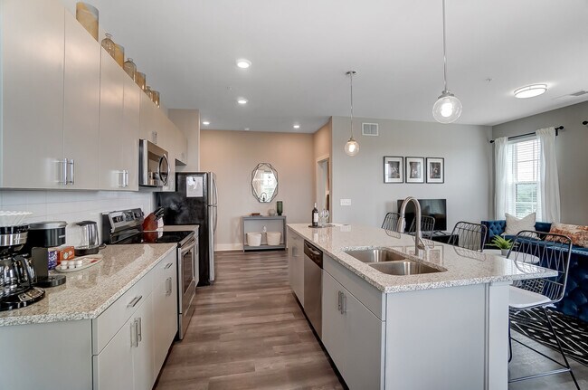 Building Photo - 2875 Olentangy River Rd