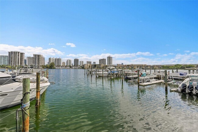 Building Photo - 18041 Biscayne Blvd