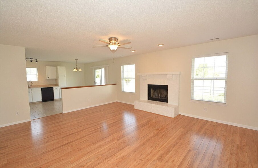 Building Photo - 7394 Tassel Ct