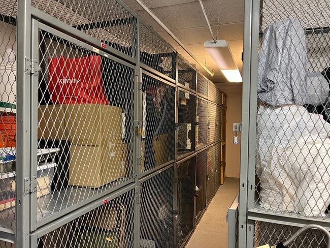 Building Photo - 170 Gore St