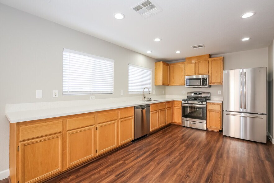 Building Photo - 5016 Charlo Dr