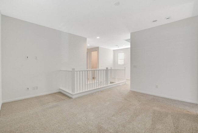 Building Photo - Newly built Home, gated